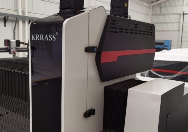 CORTADORA CNC LASER FIBRA OPTICA CF 1500W - MAINTEC